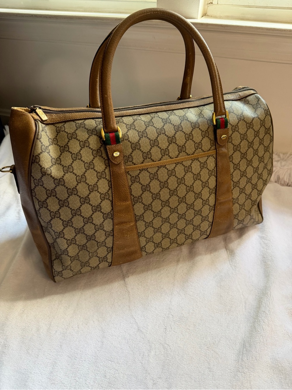 ๐ GG Supreme Duffle 40 Monogram Bag With Strap/Green-Red Web - Picture 2 of 16
